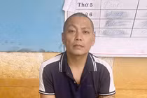 Tạm giữ khẩn cấp kẻ hành hung tài xế xe khách đỗ trước cửa nhà ở Sơn La