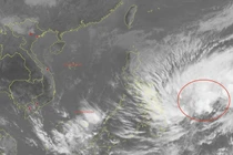 Xuất hiện áp thấp nhiệt đới gần Biển Đông có khả năng mạnh lên thành bão