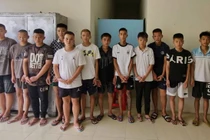 Tạm giữ 14 đối tượng gây thương tích cho 2 người đi đường