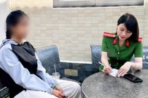Nữ sinh ở Hà Nội bị lừa 800 triệu đồng từ cuộc gọi giả danh Công an