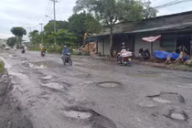 “Đánh vật” với con đường đau khổ