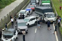 Tai nạn liên hoàn trên cao tốc Hà Nội – Thái Nguyên, nhiều xe hư hỏng