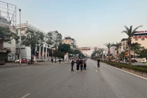 Bắt nhóm thanh thiếu niên dùng bình xịt hơi cay cướp xe máy ở Hà Nội