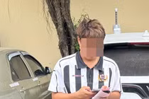 Xử phạt nam tài xế ô tô ở Ninh Bình vì che lấp biển số