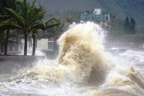 Bão Wipha vào Biển Đông, cảnh báo mưa lớn diện rộng