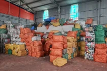 Phát hiện hơn 94 tấn quần áo không rõ nguồn gốc ở Hải Phòng