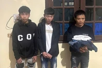 Khởi tố, bắt tạm giam 3 đối tượng cướp tài sản, xâm hại 2 cô gái