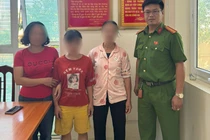 Kịp thời giúp đỡ, bàn giao an toàn cô gái trẻ đi lạc cho gia đình ở Hà Nội