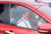 Xử phạt nam tài xế cho trẻ em ngồi cùng hàng ghế lái xe ở Hà Nội