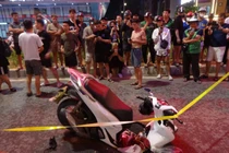 Ai bồi thường vụ xe máy sụt "hố tử thần" trên đường Trường Chinh?