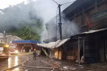 Cháy lớn tại Công ty Cổ phần đầu tư Thương mại và Dịch vụ Ba Bể, giám đốc tử vong