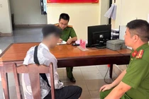 Cứu nam thanh niên ngã từ cầu Việt Trì xuống sông Lô