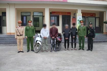 Xử phạt nhóm thanh thiếu niên lạng lách, đánh võng, bốc đầu xe ở Lào Cai