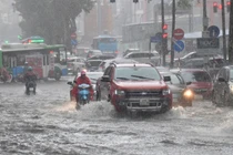 Chuyên gia cảnh báo mưa lớn tại nhiều tỉnh, thành do bão số 10 Bualoi