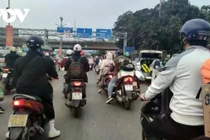 Người dân trở lại Thủ đô sớm để tránh ùn tắc