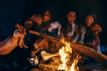 Lần đầu chứng minh con người chủ động tạo lửa từ 400.000 năm trước