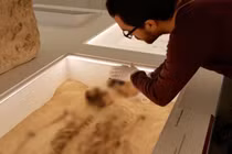 'Nội soi' hài cốt 12.000 tuổi, phát hiện thiếu nữ mắc bệnh hiếm gặp