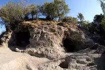 Sửng sốt 'hang động linh thiêng' trong ngôi đền 2.700 năm tuổi