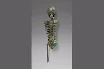 Bộ xương ma quái hé lộ bữa tiệc 'lạ' 2.000 năm trước