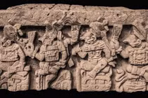 Phù điêu trên đá hé lộ sự thật động trời về nền văn minh Maya