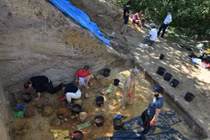 Xưởng chế tác công cụ Neanderthal 70.000 năm chứa bí mật khó tin