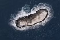 Kỳ lạ hòn đảo bất ngờ xuất hiện giữa vùng biển băng của Nam Cực