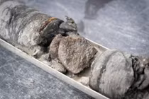 Tìm thấy hóa thạch khủng long dưới bãi đậu xe của bảo tàng