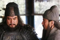 Vì sao Trương Phi nổi giận muốn giết Quan Vũ bằng được?