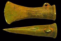 Bí ẩn chiếc rìu 3.000 năm tuổi, lai lịch gây sốc