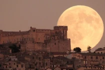 Vì sao người bản địa Mỹ gọi trăng tròn tháng 11 là Hải ly?