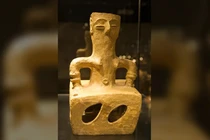 Bí ẩn tượng 7.800 tuổi được làm để bảo vệ ngôi nhà