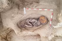 Mở mộ cổ 5.000 tuổi, sốc nặng thi hài còn nguyên da và tóc
