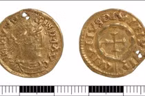 Người dò tìm kim loại phát hiện đồng tiền vàng cổ quý hiếm ở Anh