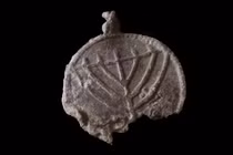 Bí ẩn mặt dây chuyền 1.300 năm tuổi vừa lộ diện Jerusalem