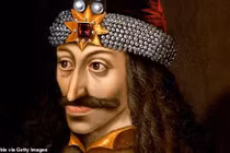 Chữ khắc cổ hé lộ manh mối mộ thật của Bá tước Dracula 