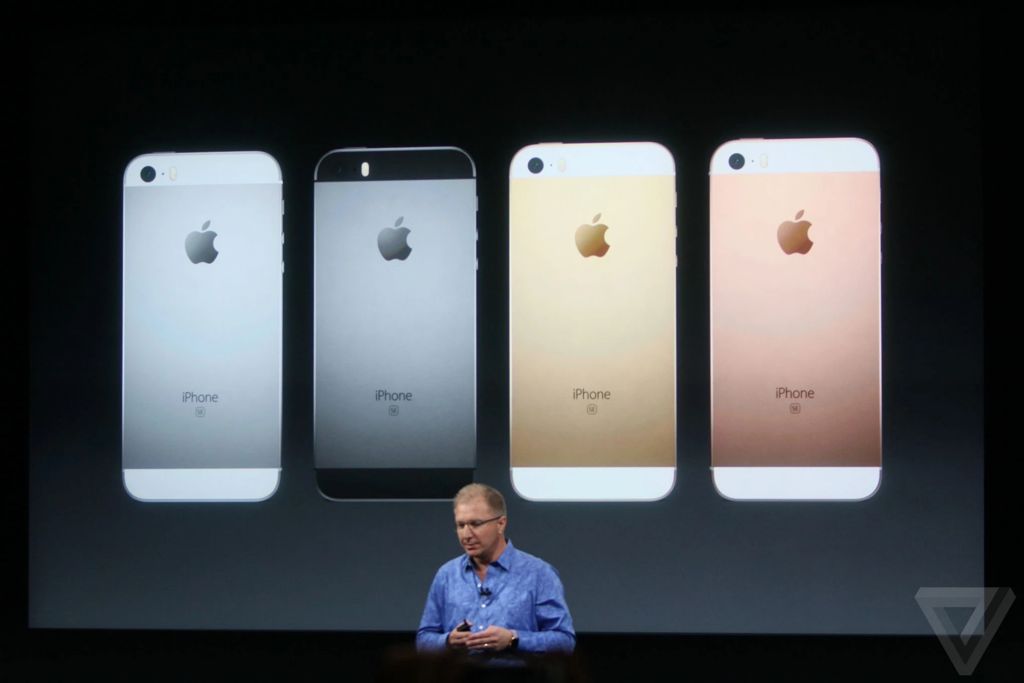 Cận cảnh điện thoại iPhone SE vừa chính thức ra mắt