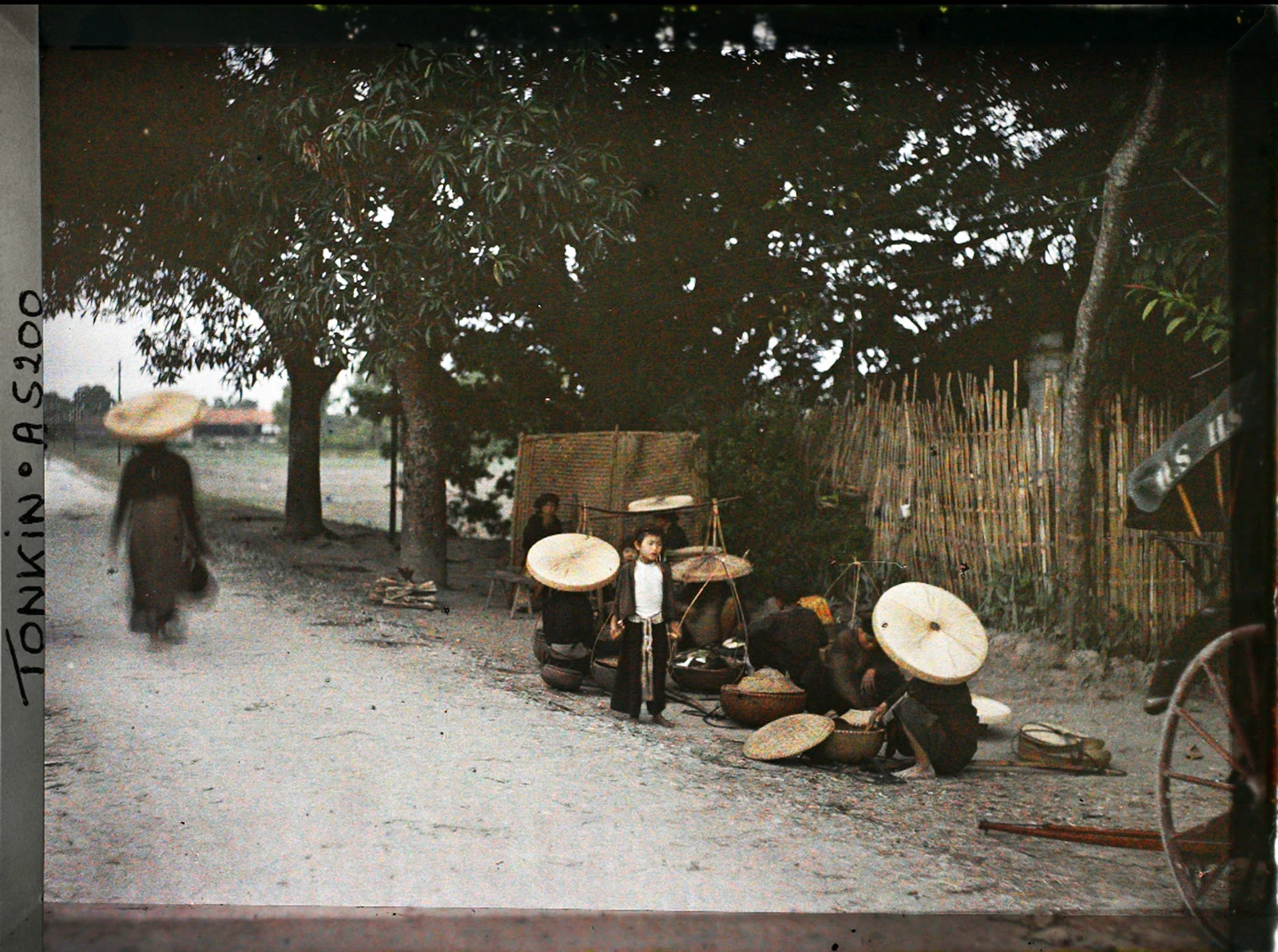 Ảnh màu cực quý về đời sống vùng nông thôn Hà Nội 1914-1915