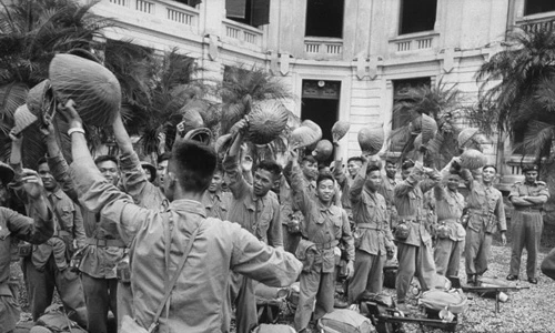Ảnh độc: Hà Nội vui như hội ngày giải phóng 10/10/1954