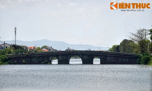 Bí mật của những cây cầu cổ trên dòng sông Vua thời Nguyễn