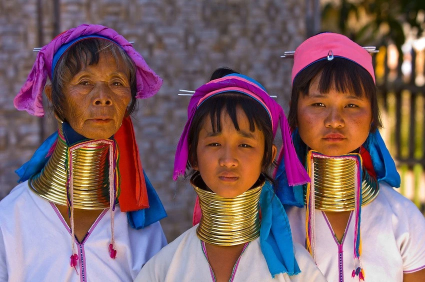 Chân dụng phụ nữ bộ tộc “hươu cao cổ” ở Myanmar