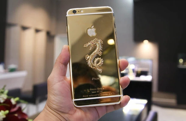7 smartphone mạ vàng nổi bật ở Việt Nam năm qua