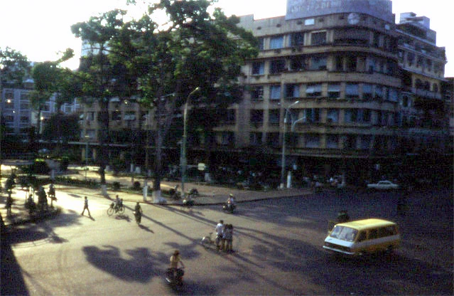Khám phá miền Nam năm 1986 qua ống kính khách Tây