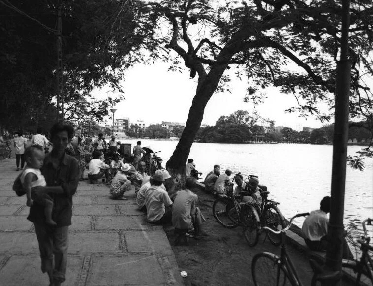 Ngắm loạt ảnh cực sinh động về cuộc sống ở Hà Nội năm 1992