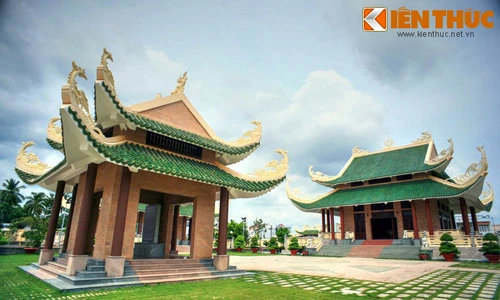 Lăng mộ hoành tráng của thủ khoa chống Pháp Nam Bộ