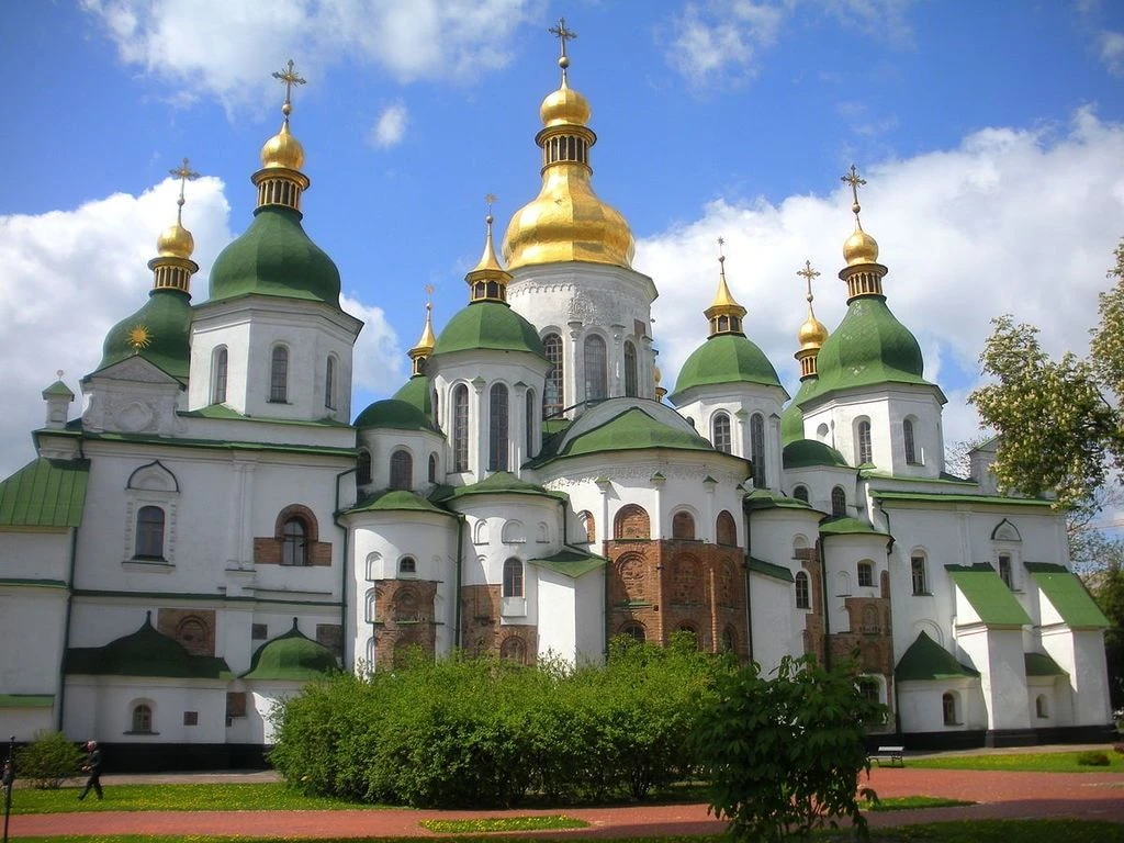 Khám phá nhà thờ cổ nổi tiếng nhất đất nước Ukraine 