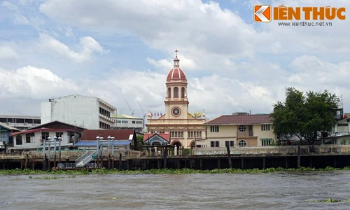 Nhà thờ kiểu Bồ Đào Nha cực nổi tiếng của Bangkok