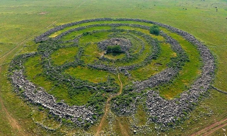 Bãi đá cổ Stonehenge bất ngờ "hiện hồn" ở Trung Đông, chuyên gia nói gì? 