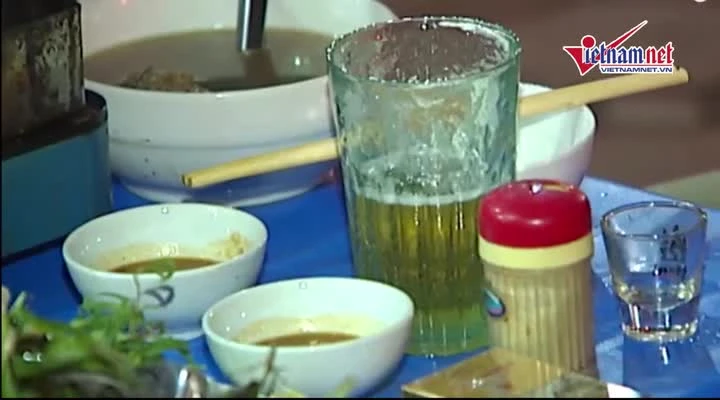 Video: Nước ngoài có 'văn hóa uống rượu' ngày Tết như Việt Nam?