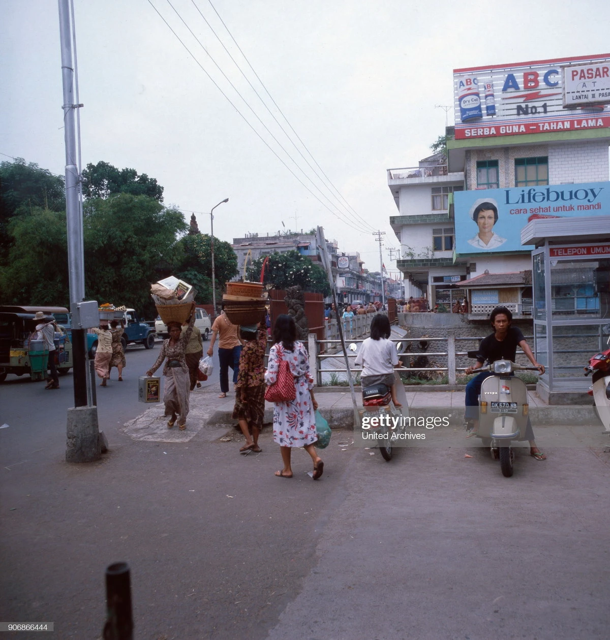 Ảnh cực lạ về cuộc sống trên đảo Bali năm 1982