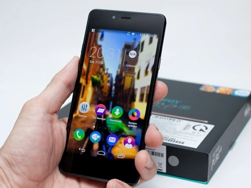 Cận cảnh smartphone siêu mỏng Wiko Highway Pure